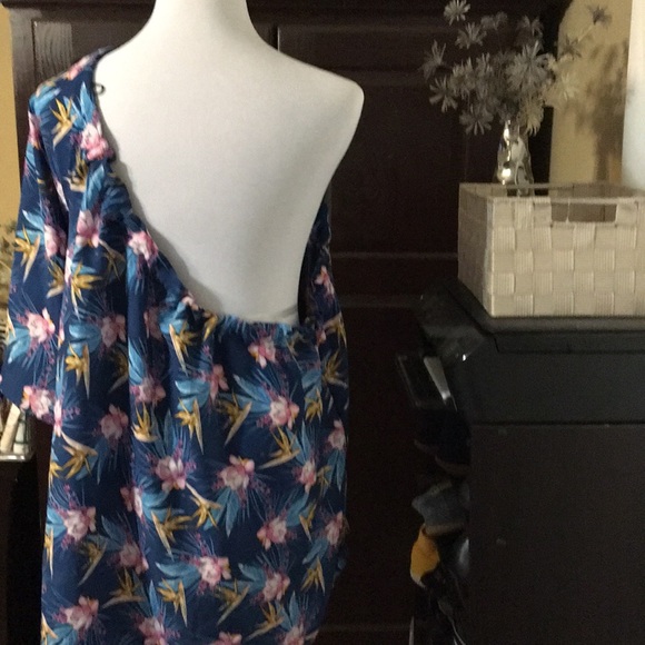 Off the shoulder tropical top - Picture 4 of 5